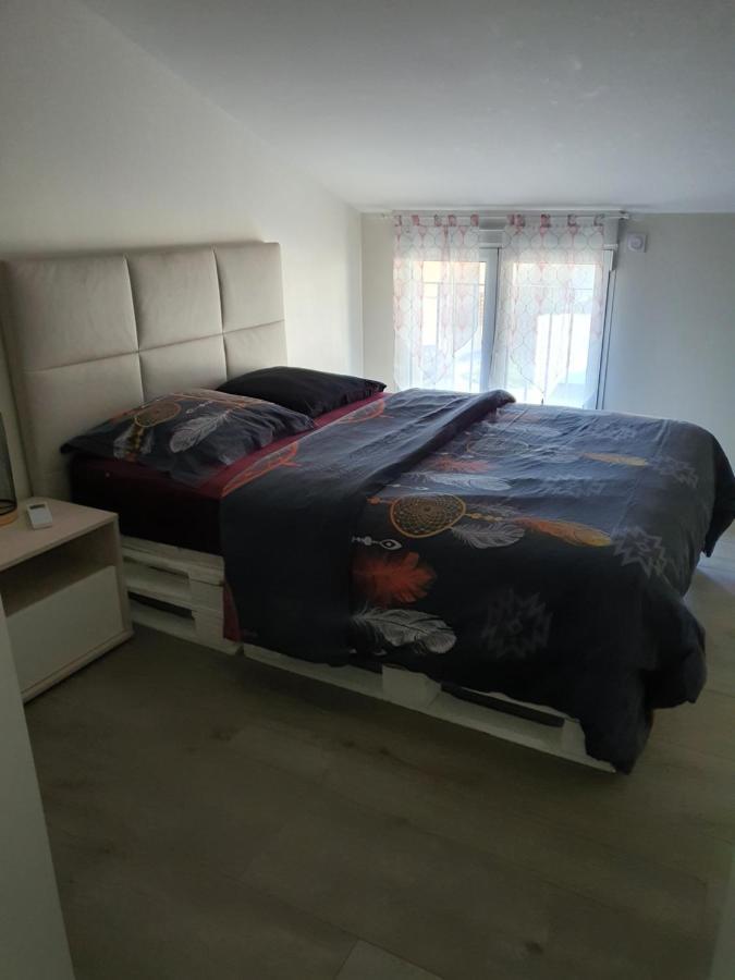 Le Cocon De Troyes Apartamento Exterior foto